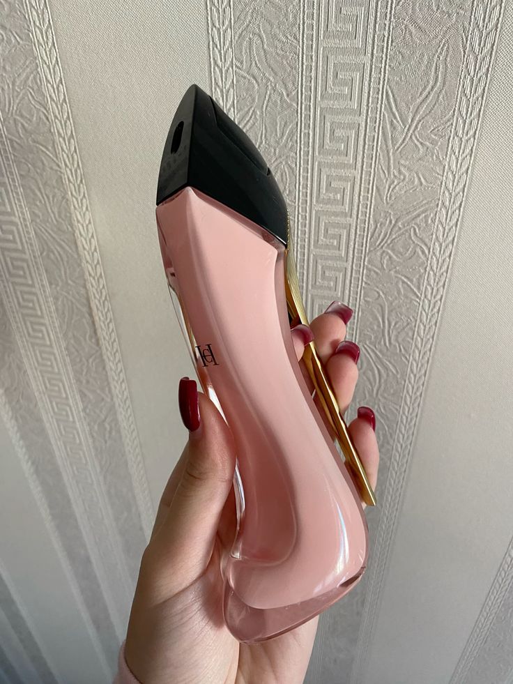Carolina Herrera Good Girl Blu - Perfume Fragrance Good のレビューと価格